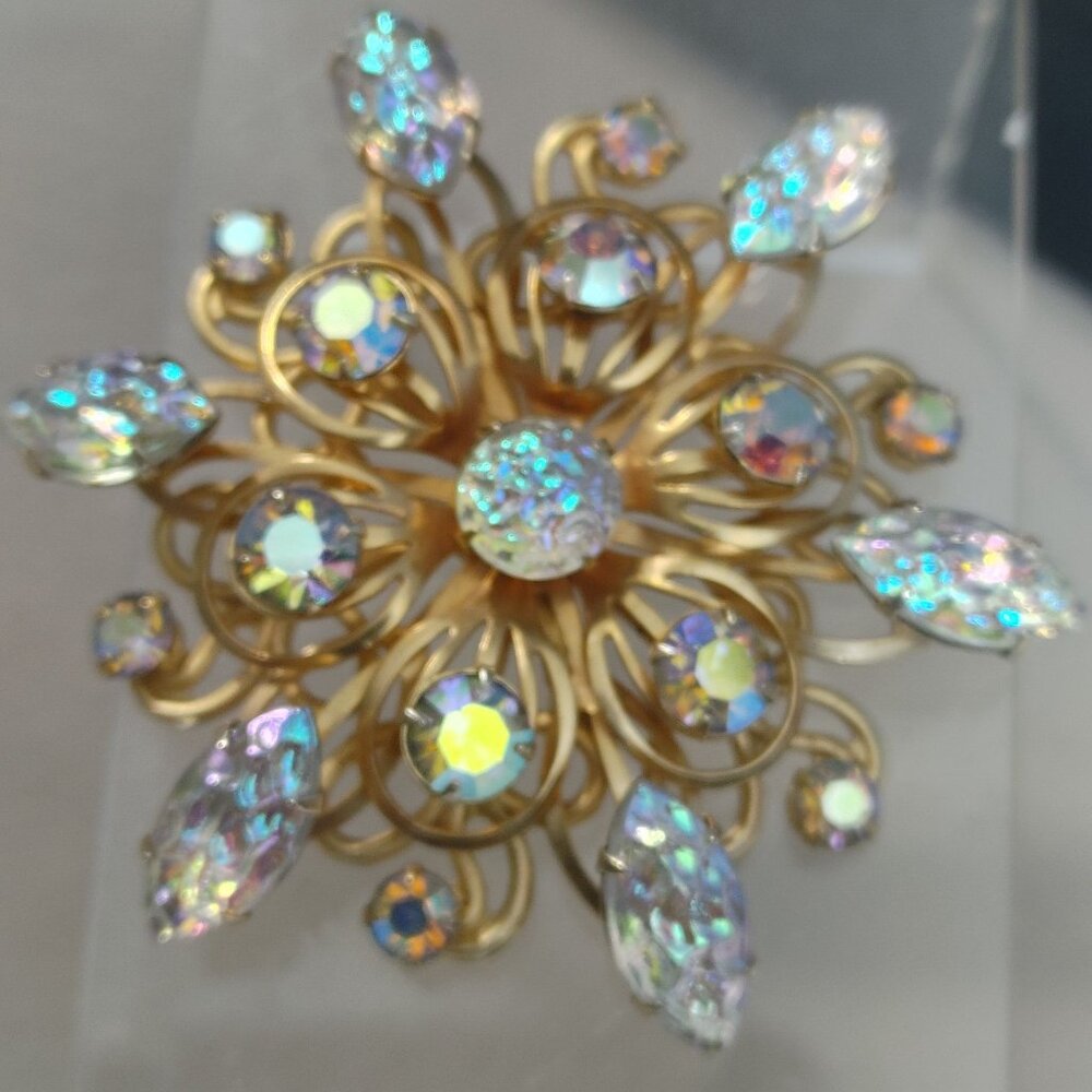 Floral Brooch Marquise Lava Glass Vintage Aurora Borealis Rhinestone Gold Tone